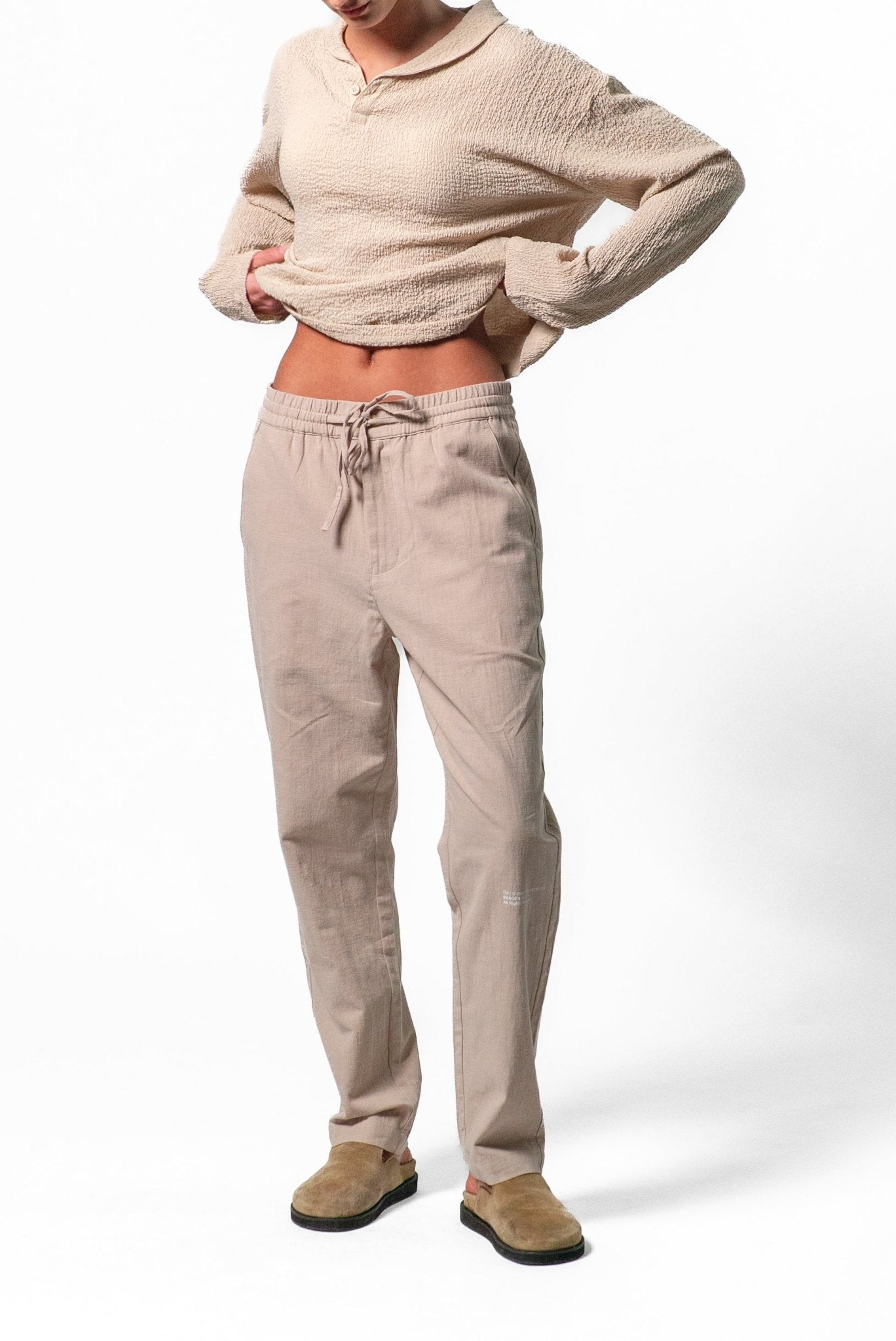 Hørbukser: Twelvepieces Collab Beige | Skagen-clothing.dk